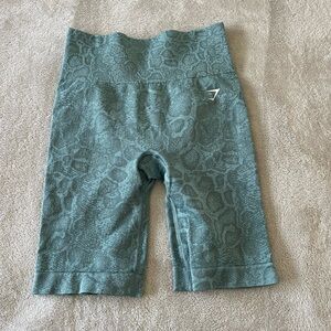 Gymshark Adapt Animal Seamless Biker Shorts Size Small in Blue